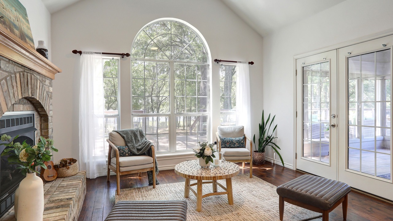 Photo of Livingroom in Emory