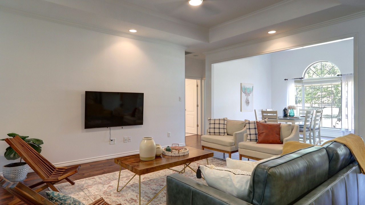 Photo of Livingroom in Emory