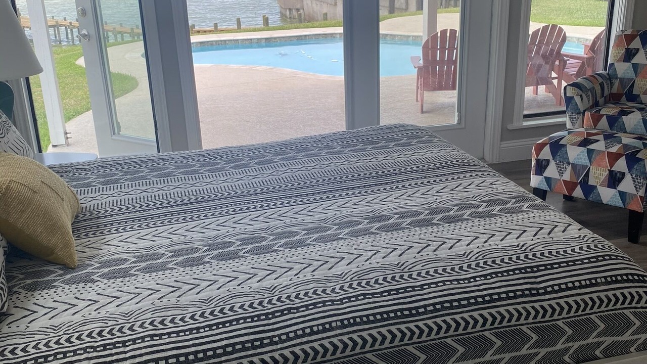 Photo of Bedroom in Bacliff