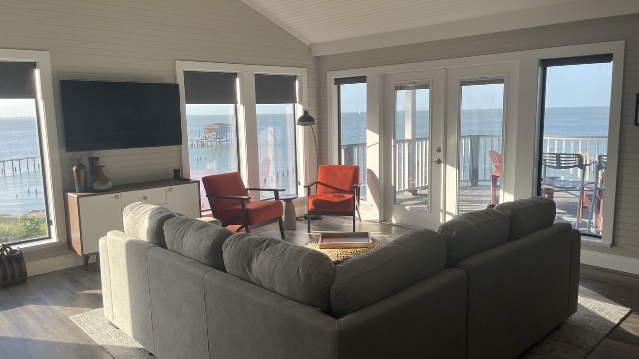 Photo of Livingroom in Bacliff