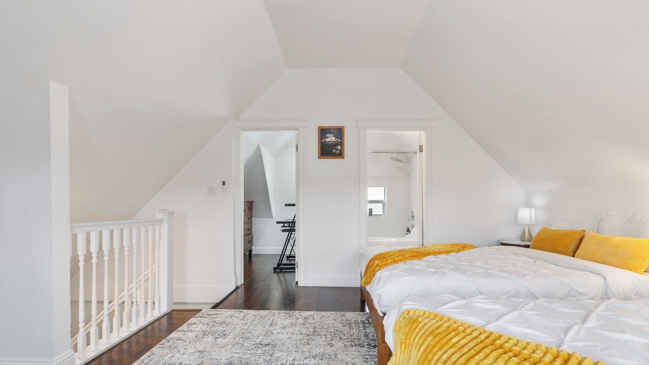 Photo of Bedroom in Minor