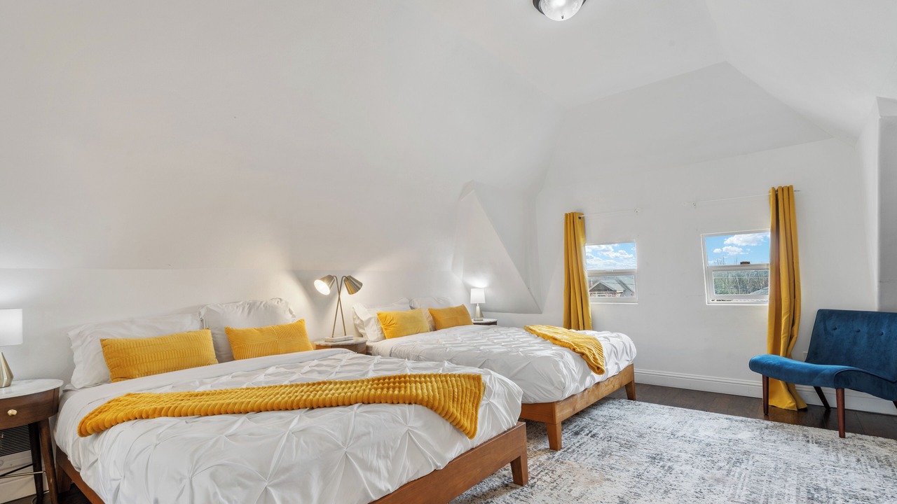 Photo of Bedroom in Minor