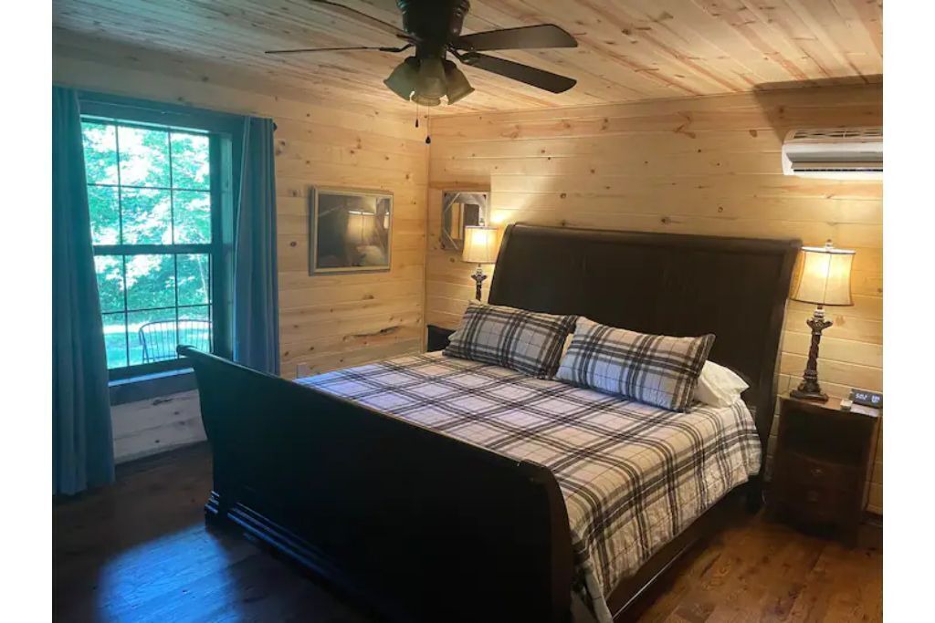 Photo of Bedroom in Pettit