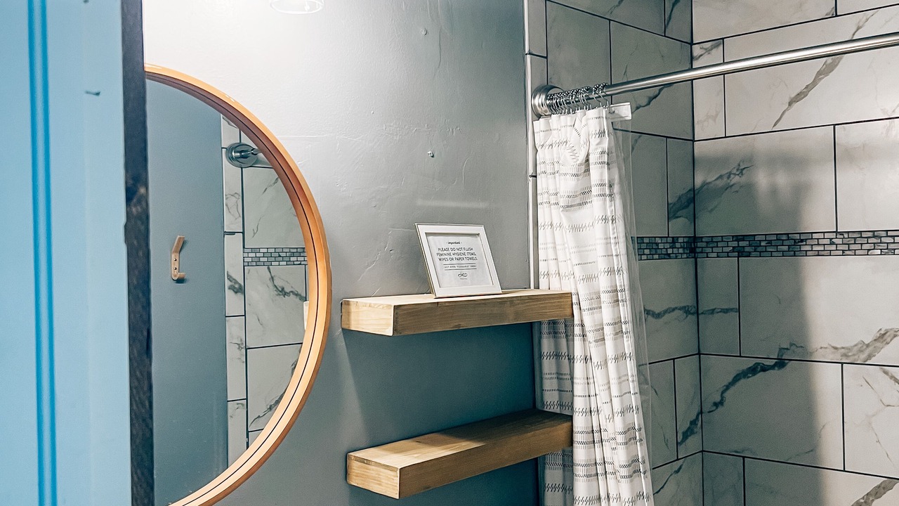 Photo of Bathroom in Hoyt