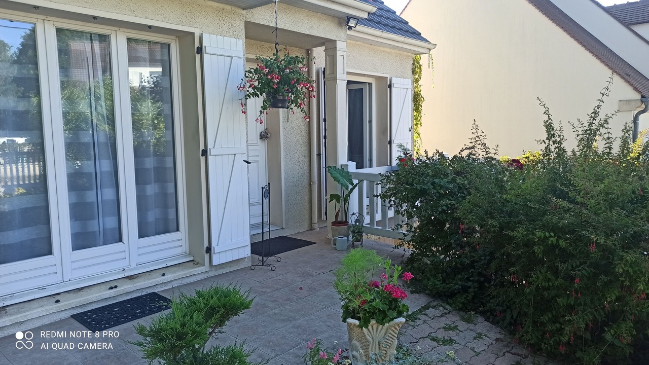 Photo of Outdoor in Le Mesnil-Saint-Denis