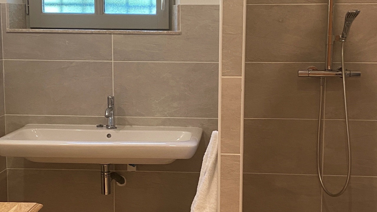 Photo of Bathroom in Ventenac-Cabardes