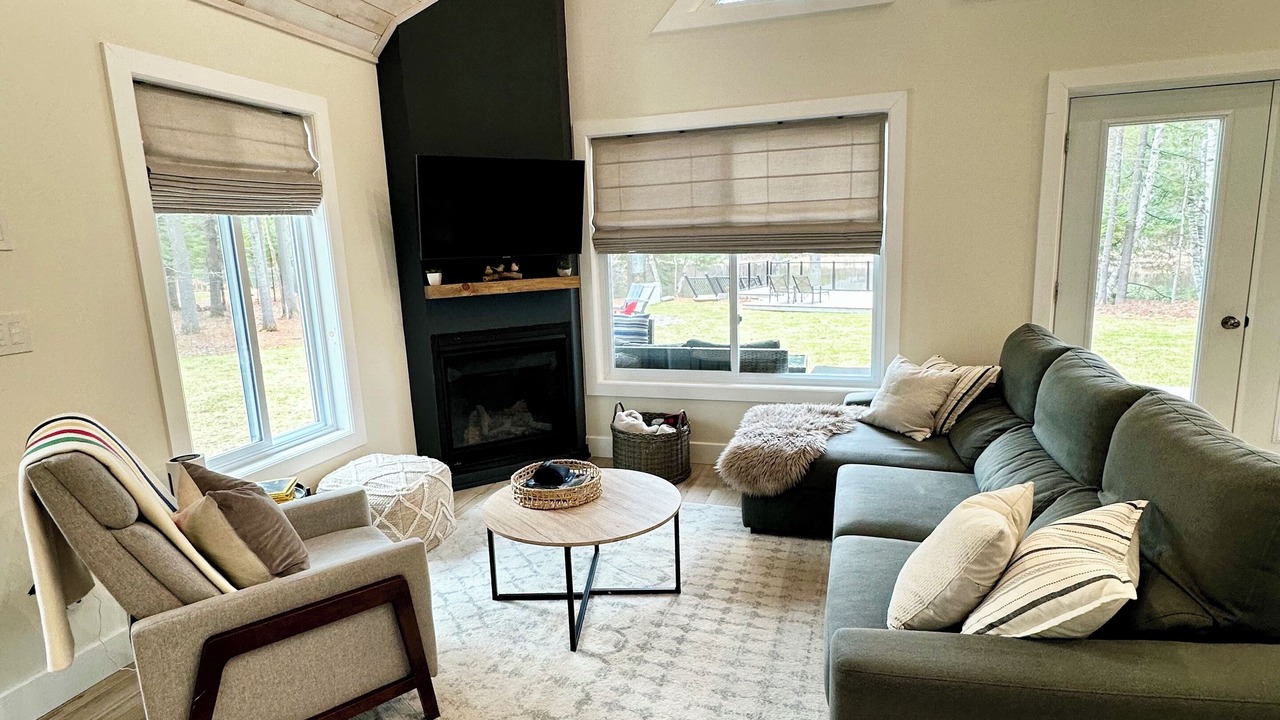 Photo of Livingroom in Mansfield-et-Pontefract