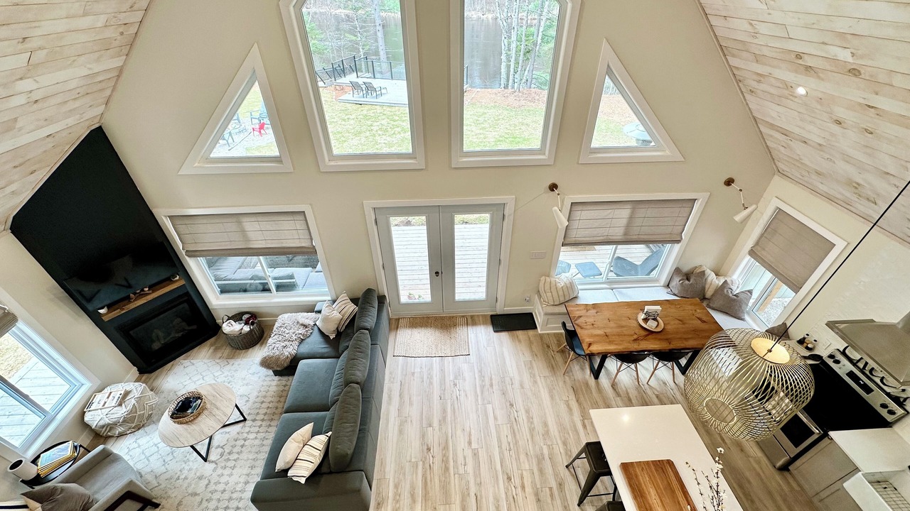 Photo of Livingroom in Mansfield-et-Pontefract