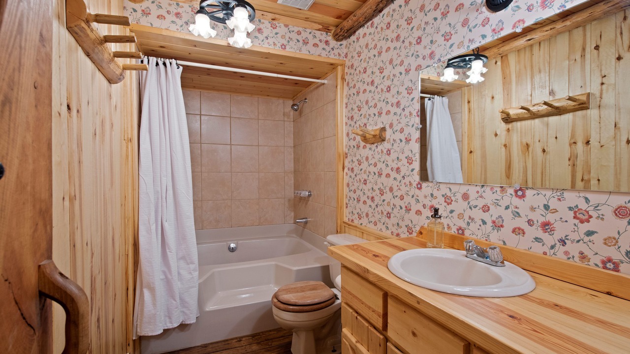 Photo of Bathroom in Sunset Ridge