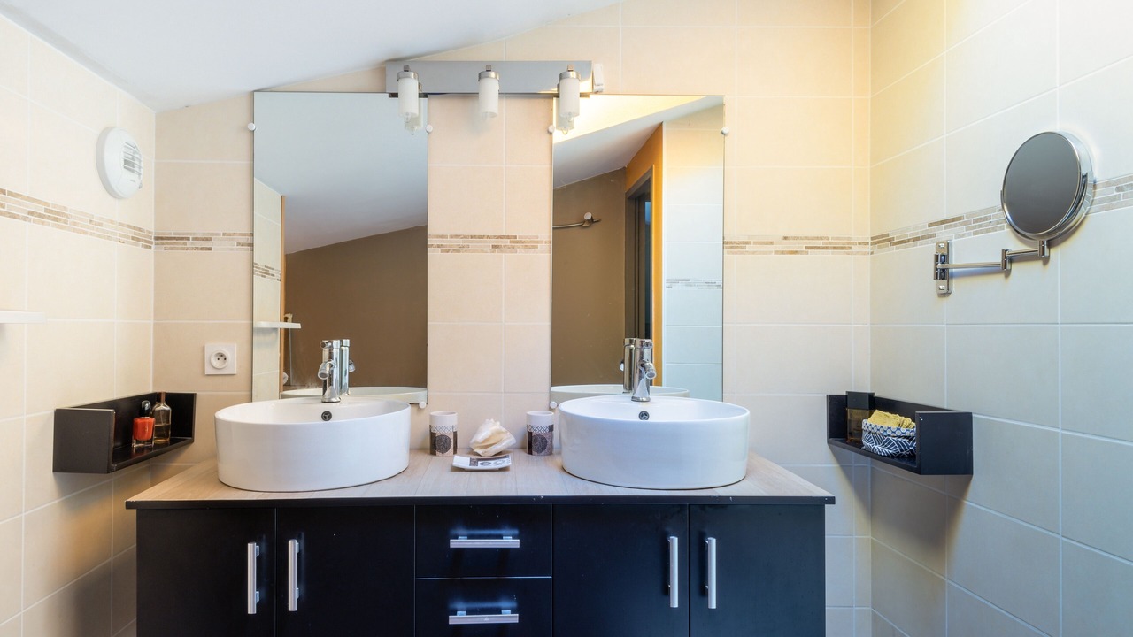 Photo of Bathroom in Aubenas