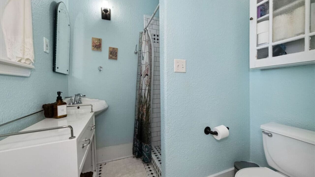 Photo of Bathroom in Prairie Lea