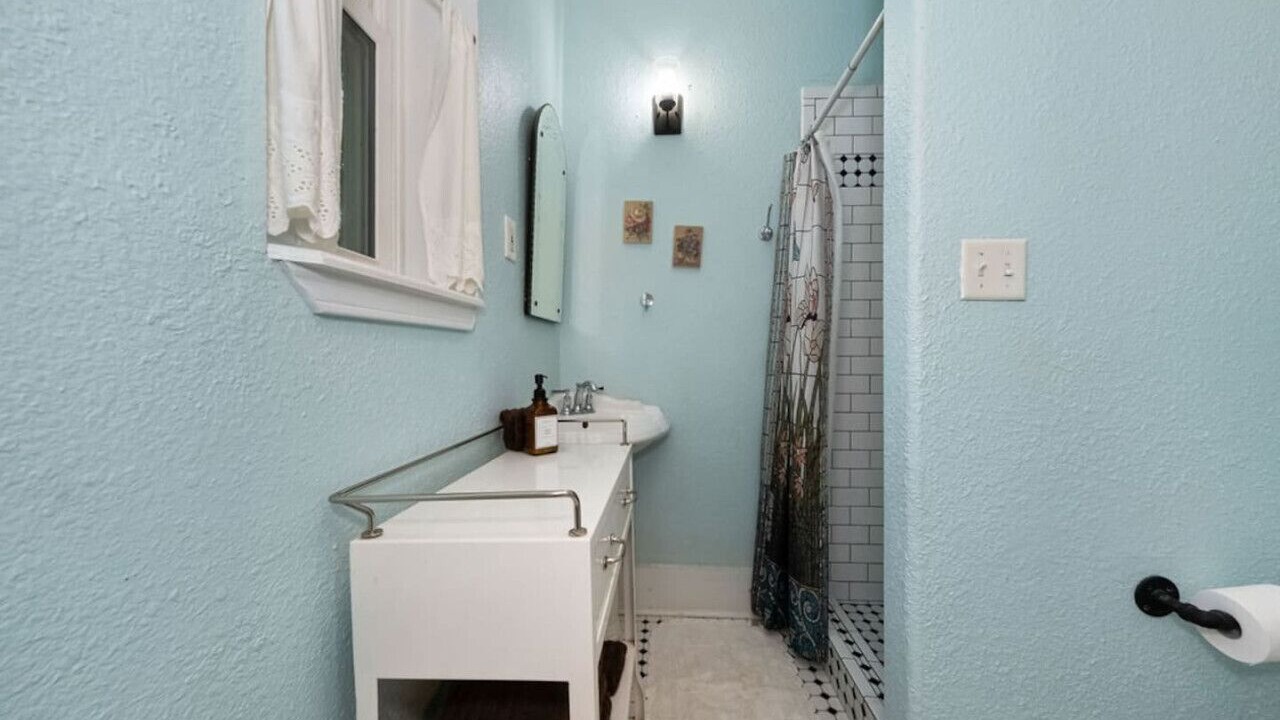 Photo of Bathroom in Prairie Lea
