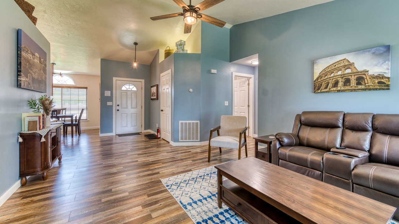 Photo of Livingroom in Hamilton