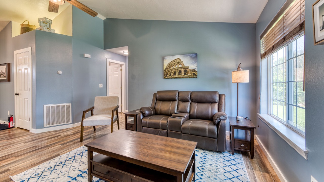 Photo of Livingroom in Hamilton