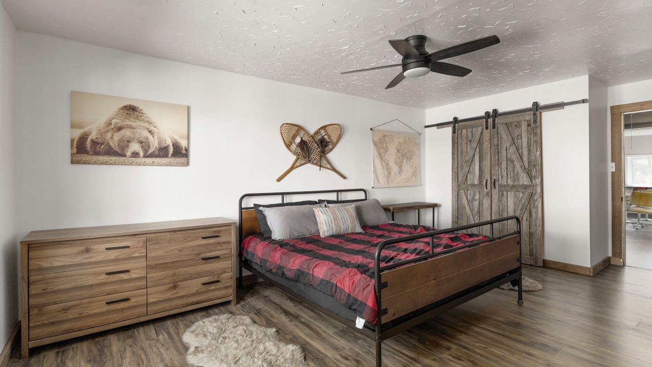 Photo of Bedroom in Echo Bay