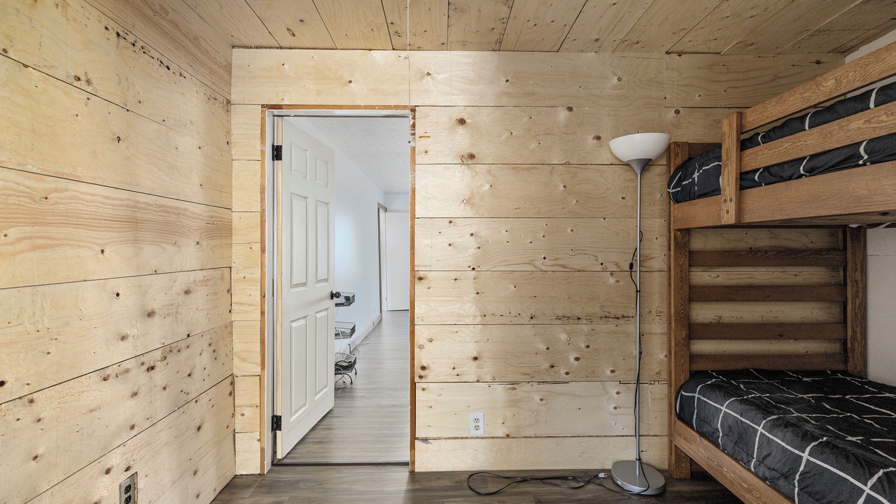 Photo of Bedroom in Echo Bay