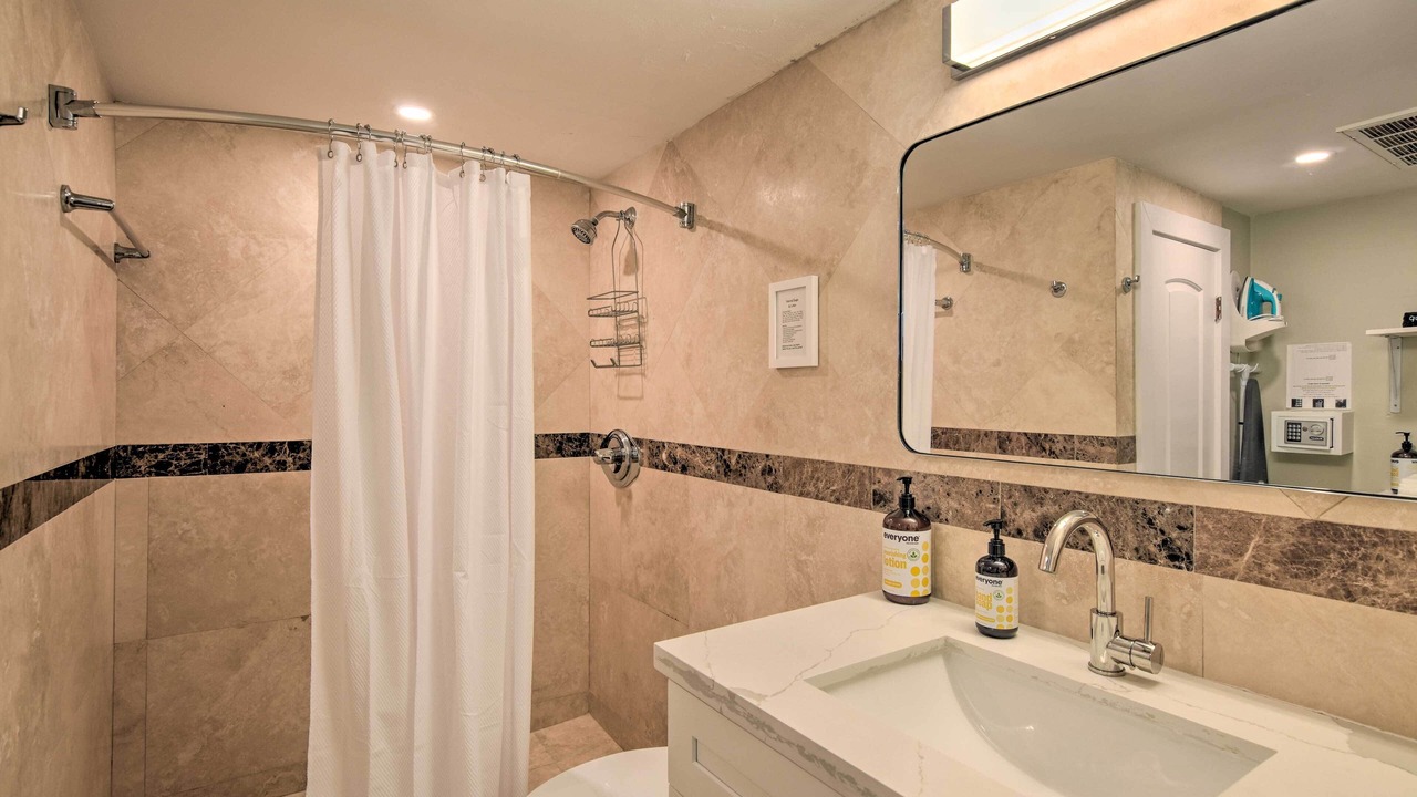 Photo of Bathroom in Galt Mile