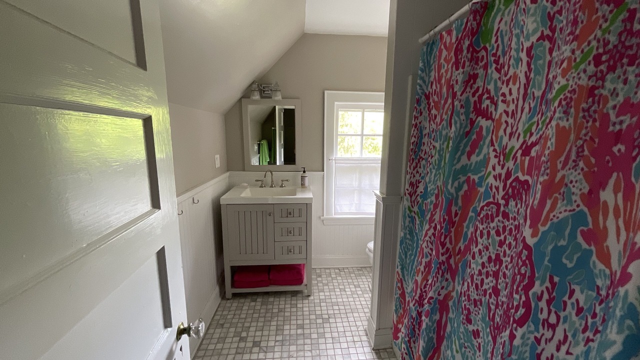 Photo of Bathroom in White Plains