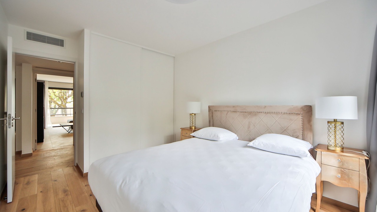 Photo of Bedroom in La Varenne Saint-Hilaire
