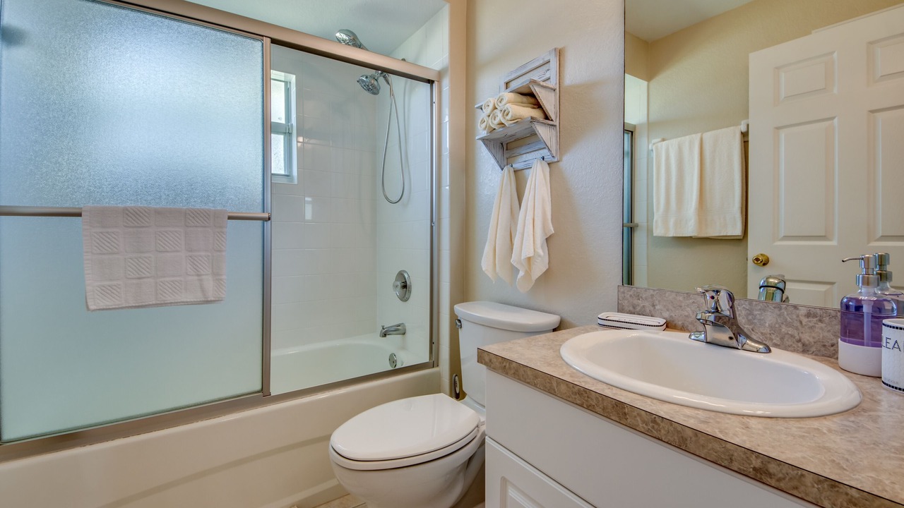 Photo of Bathroom in Jacarandas