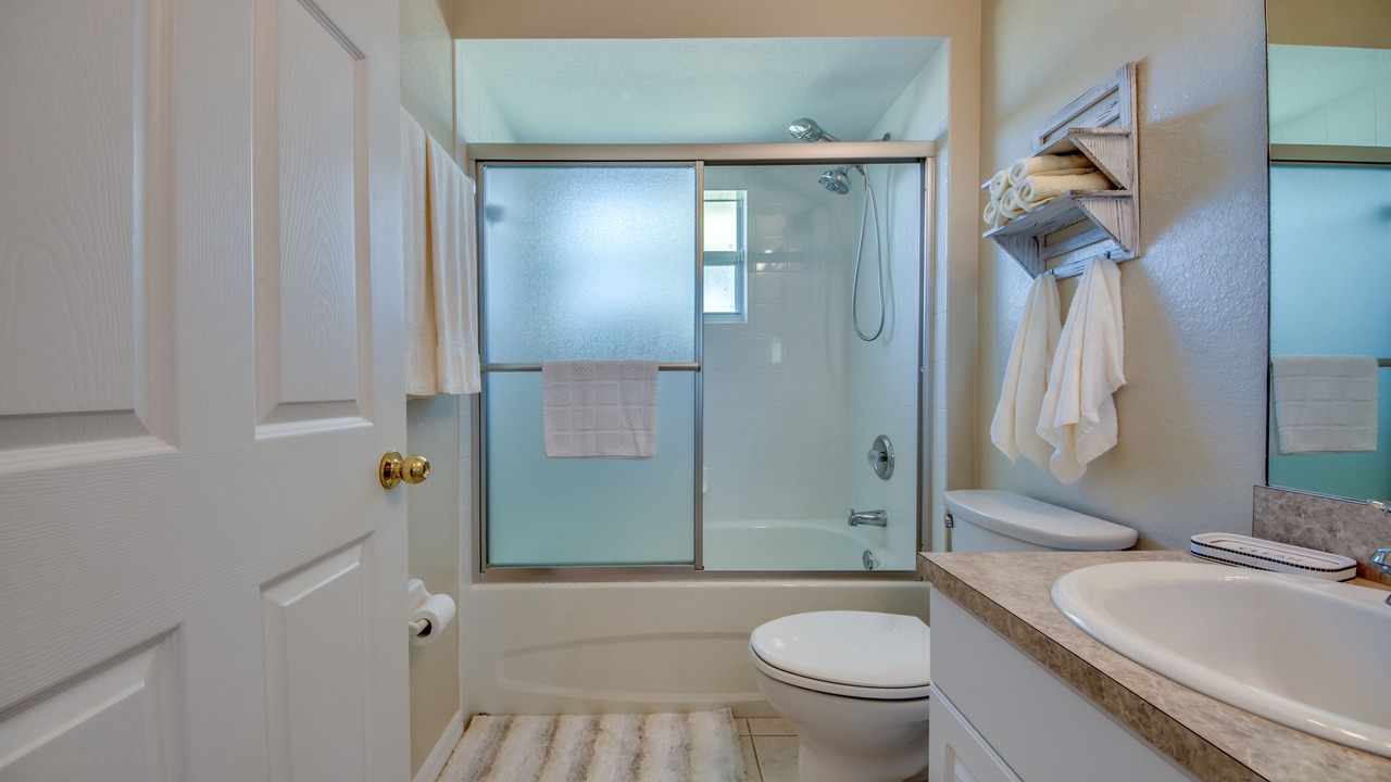 Photo of Bathroom in Jacarandas