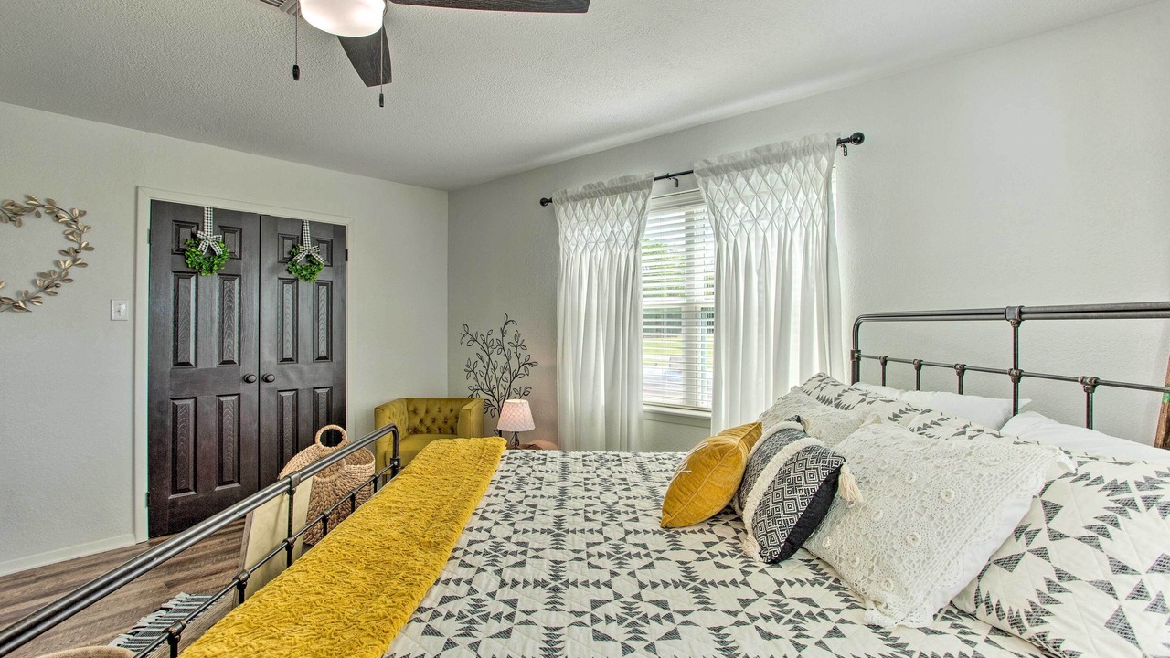 Photo of Bedroom in Sulphur Bluff
