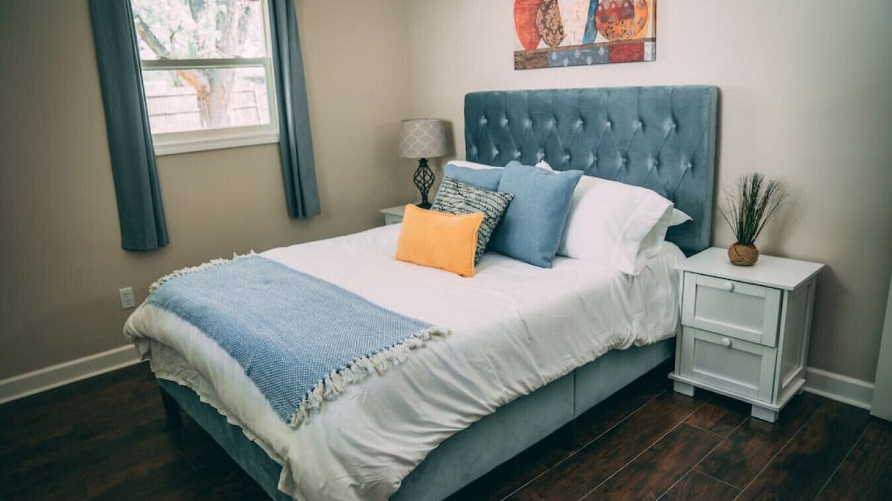 Photo of Bedroom in Miller Beach