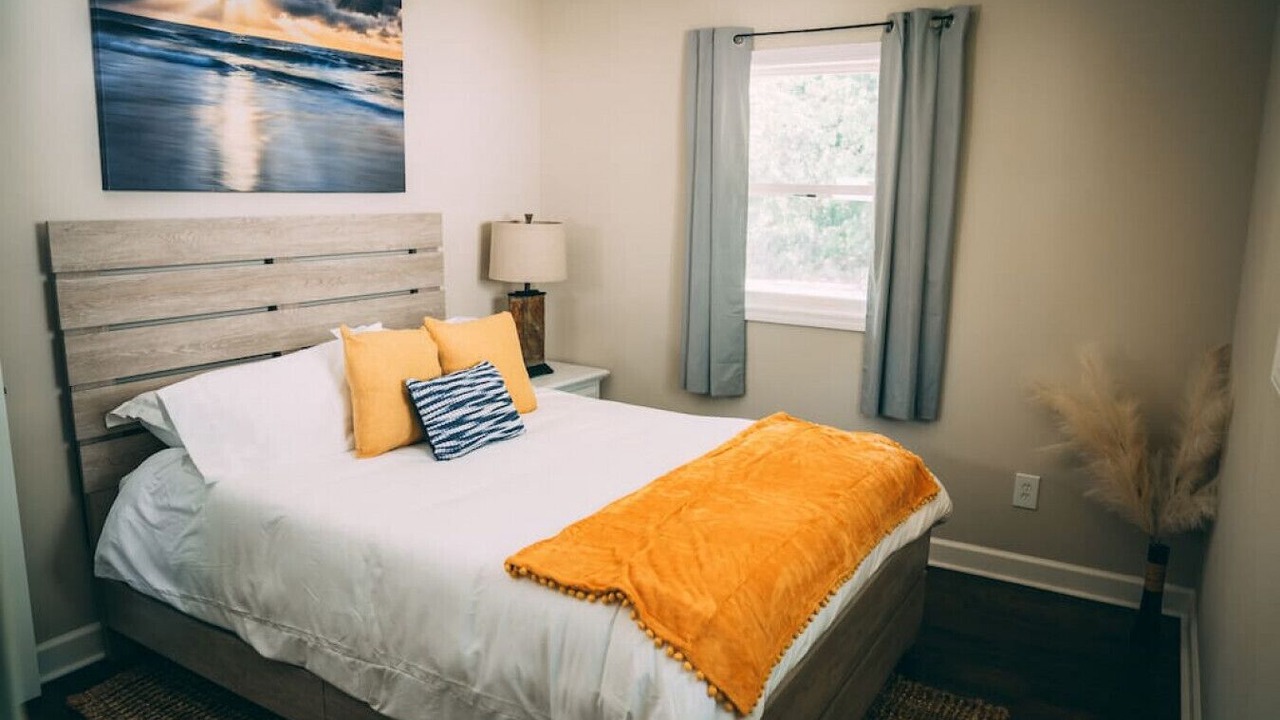 Photo of Bedroom in Miller Beach