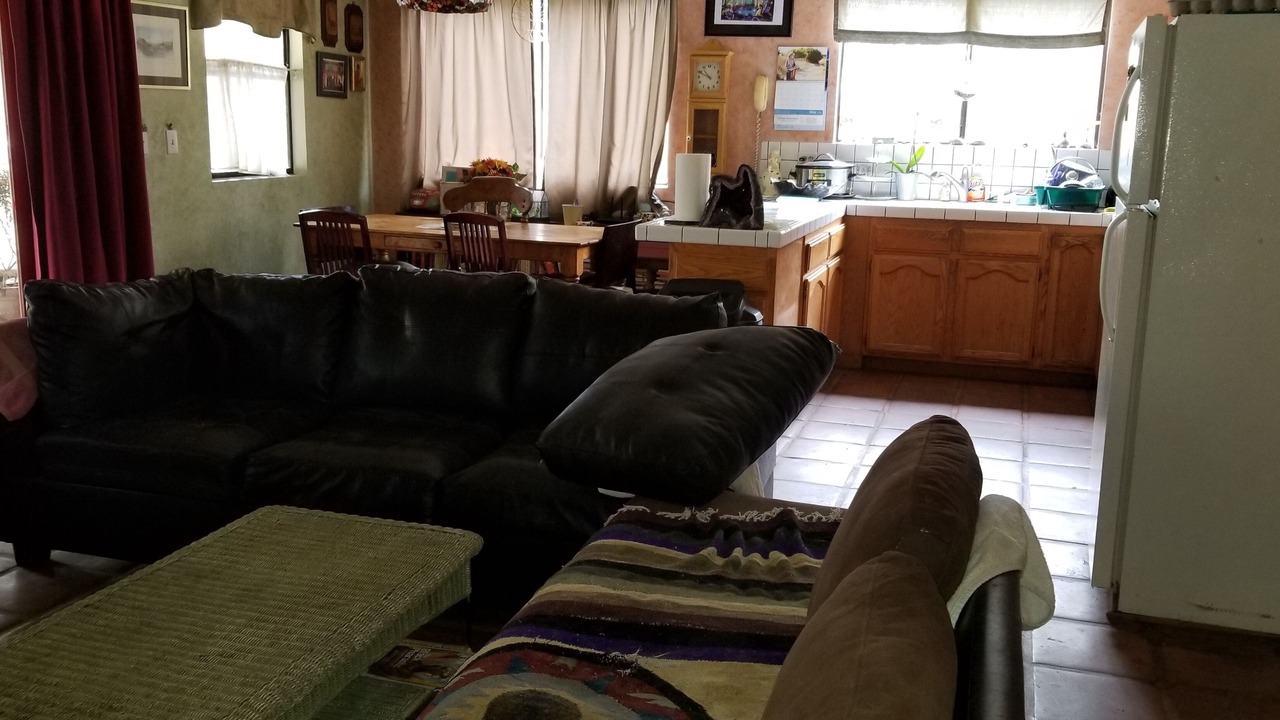 Photo of Livingroom in Sylmar