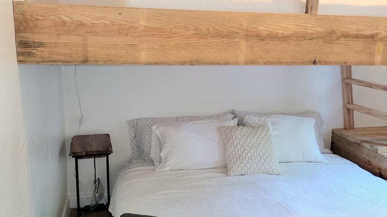 Photo of Bedroom in Arnolds Park