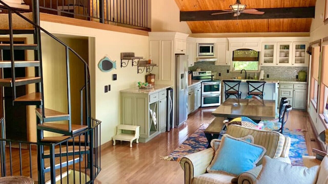 Photo of Livingroom in Beaver Shores