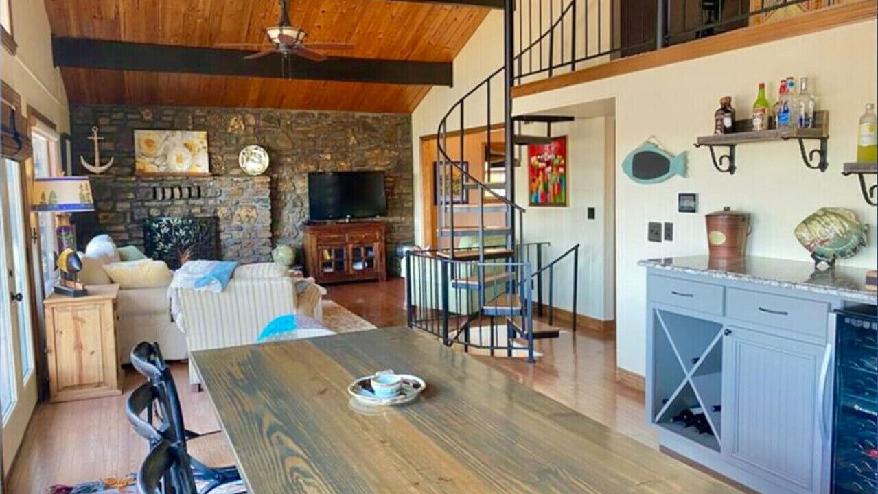 Photo of Livingroom in Beaver Shores