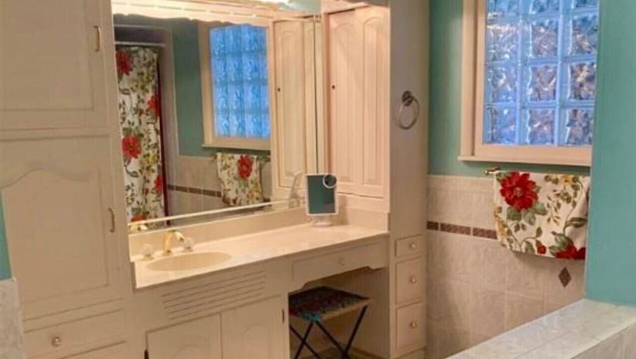 Photo of Bathroom in Beaver Shores