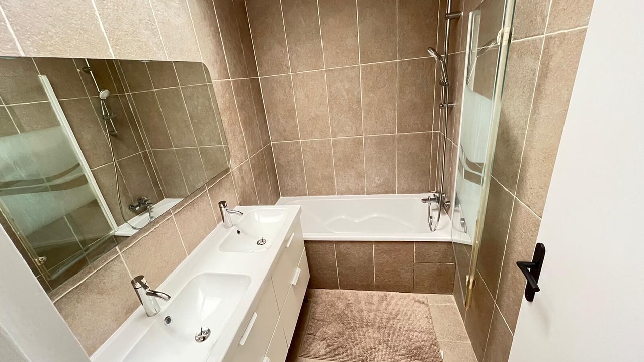 Photo of Bathroom in Bezons