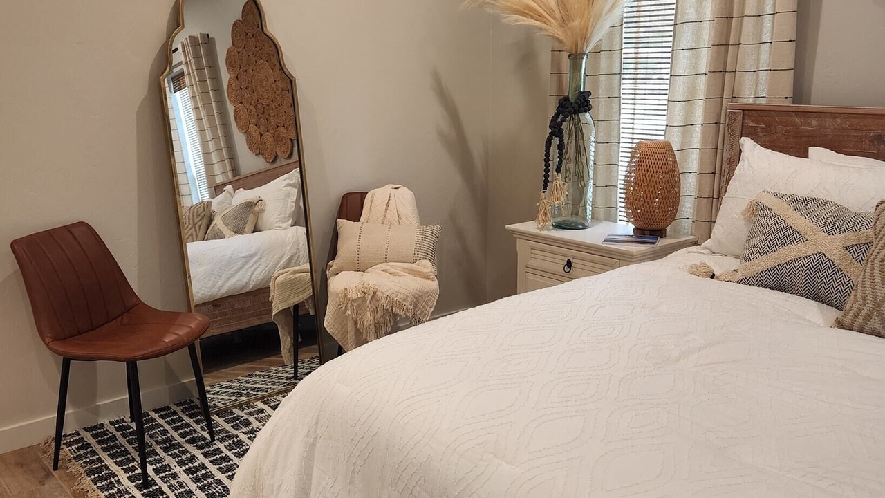 Photo of Bedroom in Sulphur