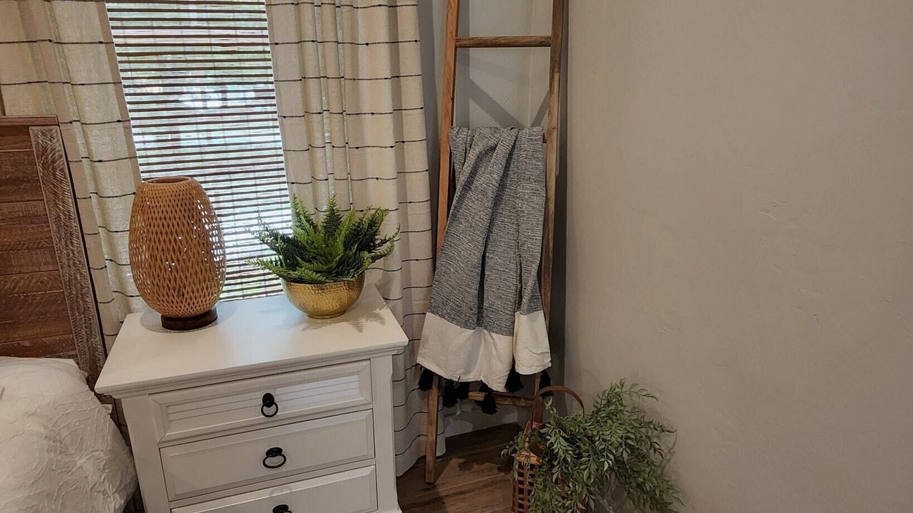 Photo of Bedroom in Sulphur