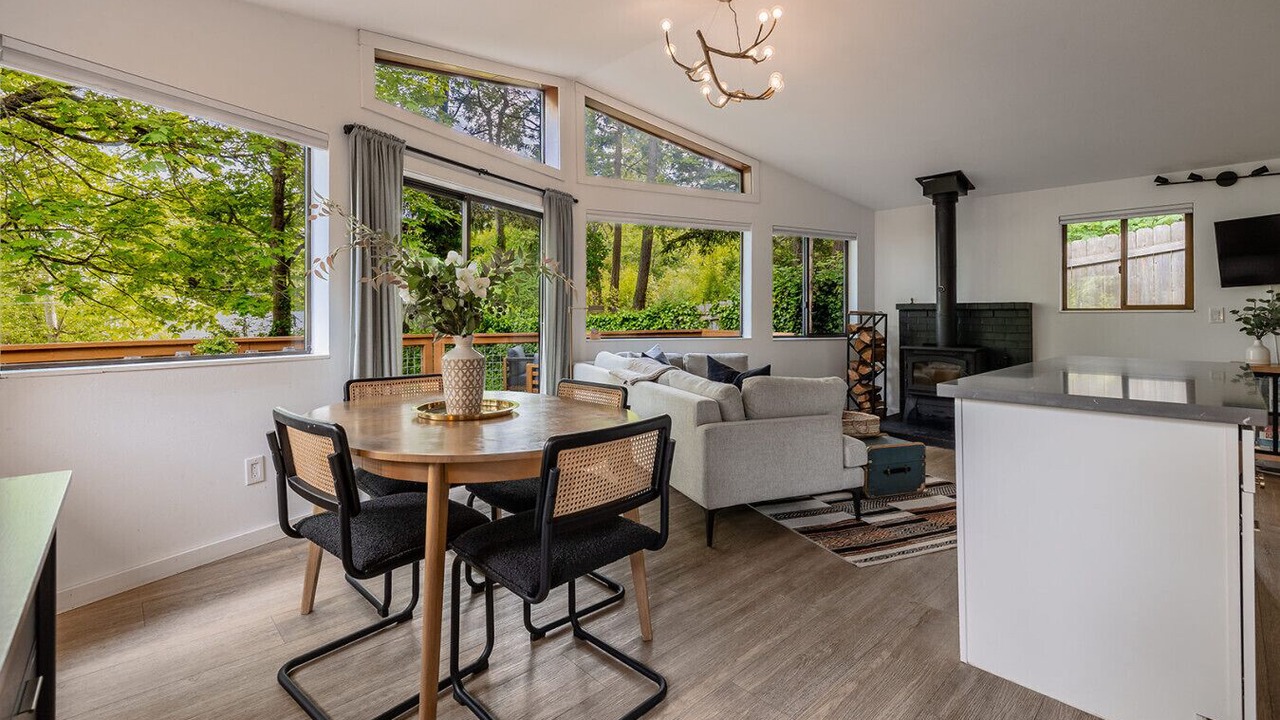 Photo of Others in Clinton