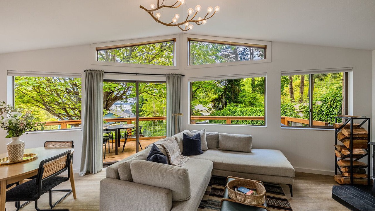 Photo of Others in Clinton