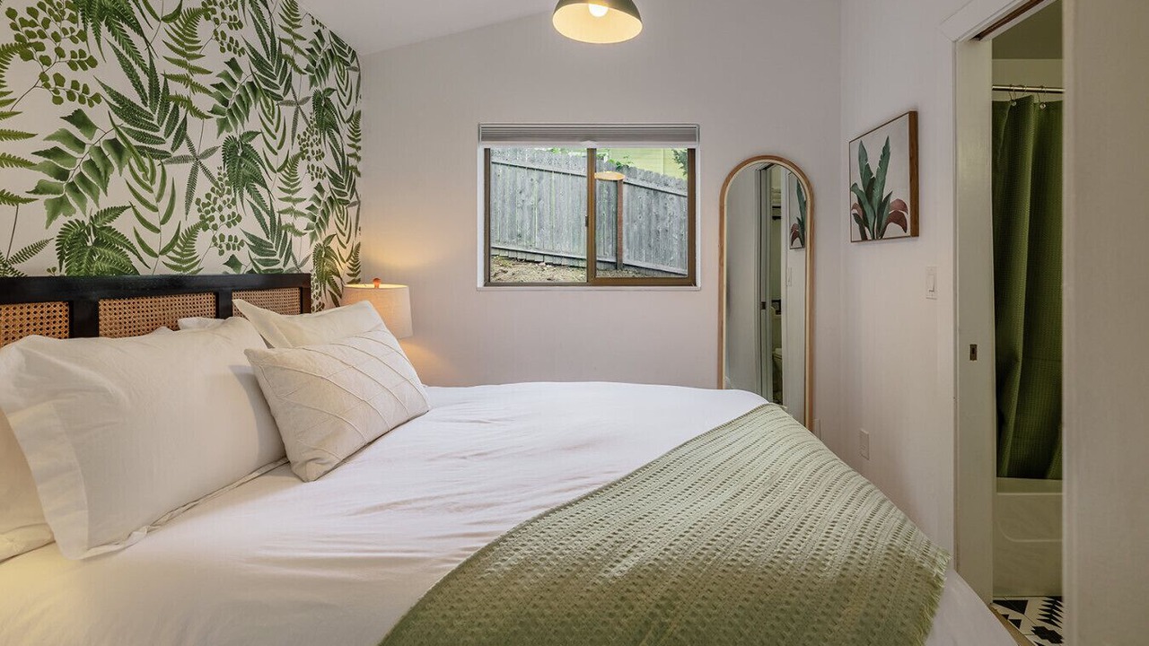 Photo of Others in Clinton