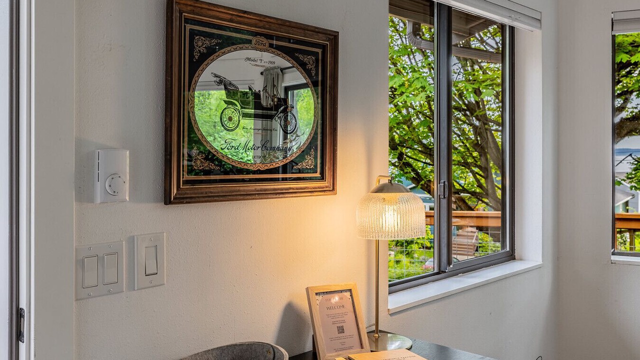 Photo of Others in Clinton