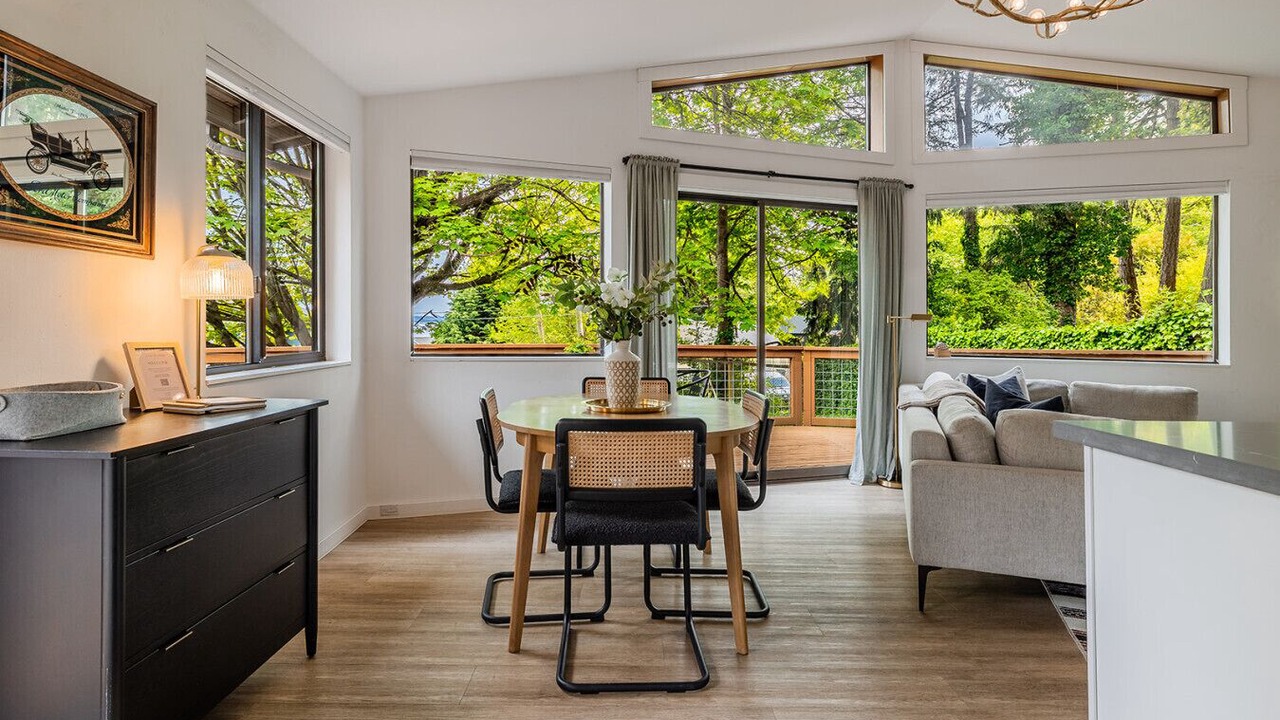 Photo of Others in Clinton