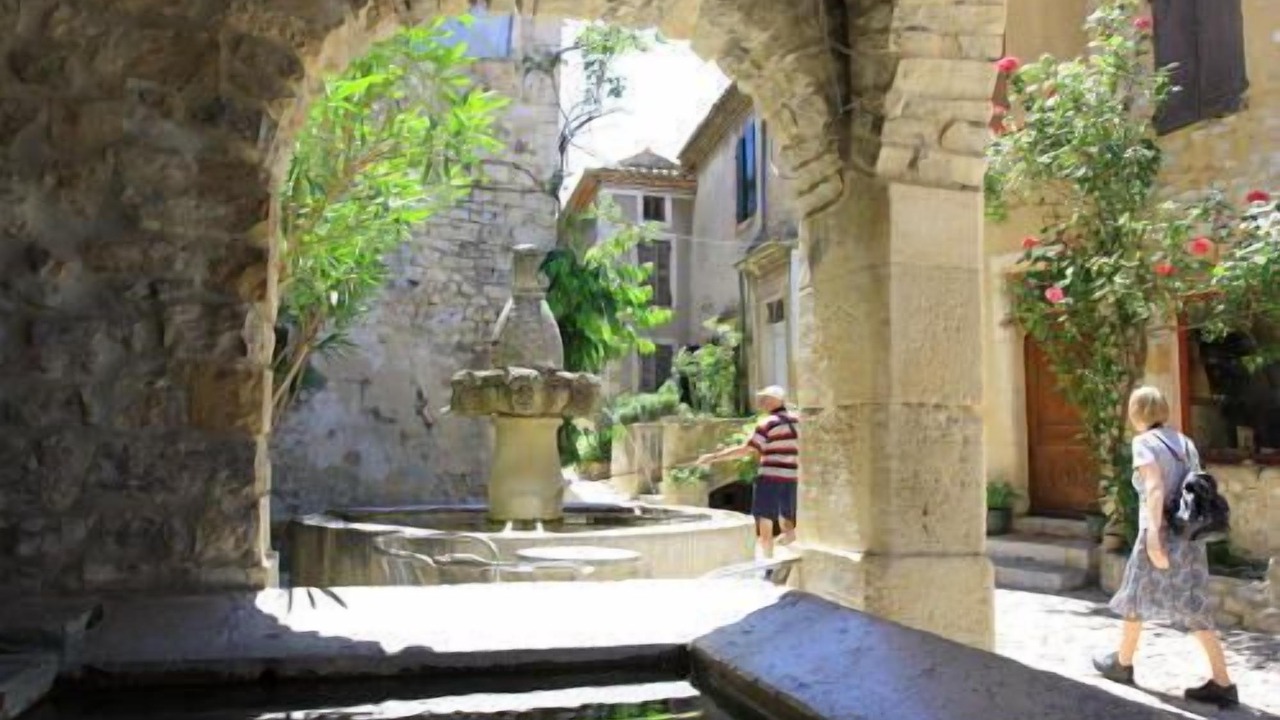 Photo of Outdoor in Violes