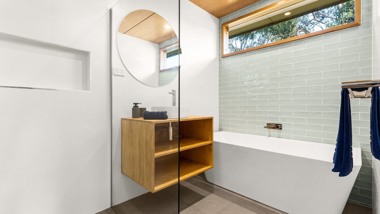 Photo of Bathroom in Sunset Strip