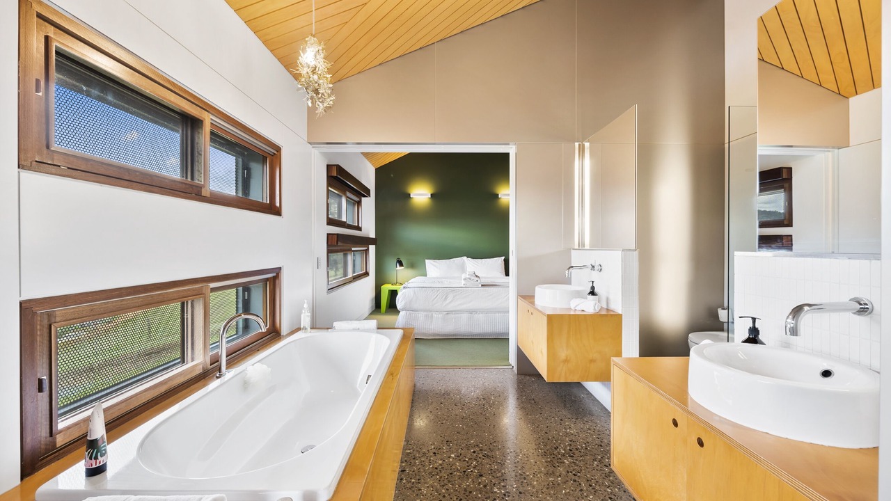 Photo of Bathroom in Myrtleford