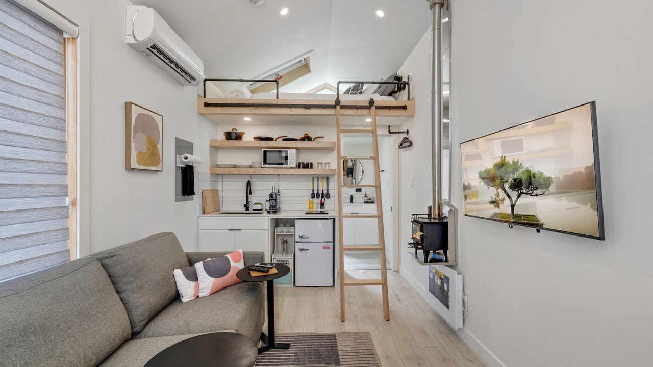 Photo of Livingroom in Idaho City