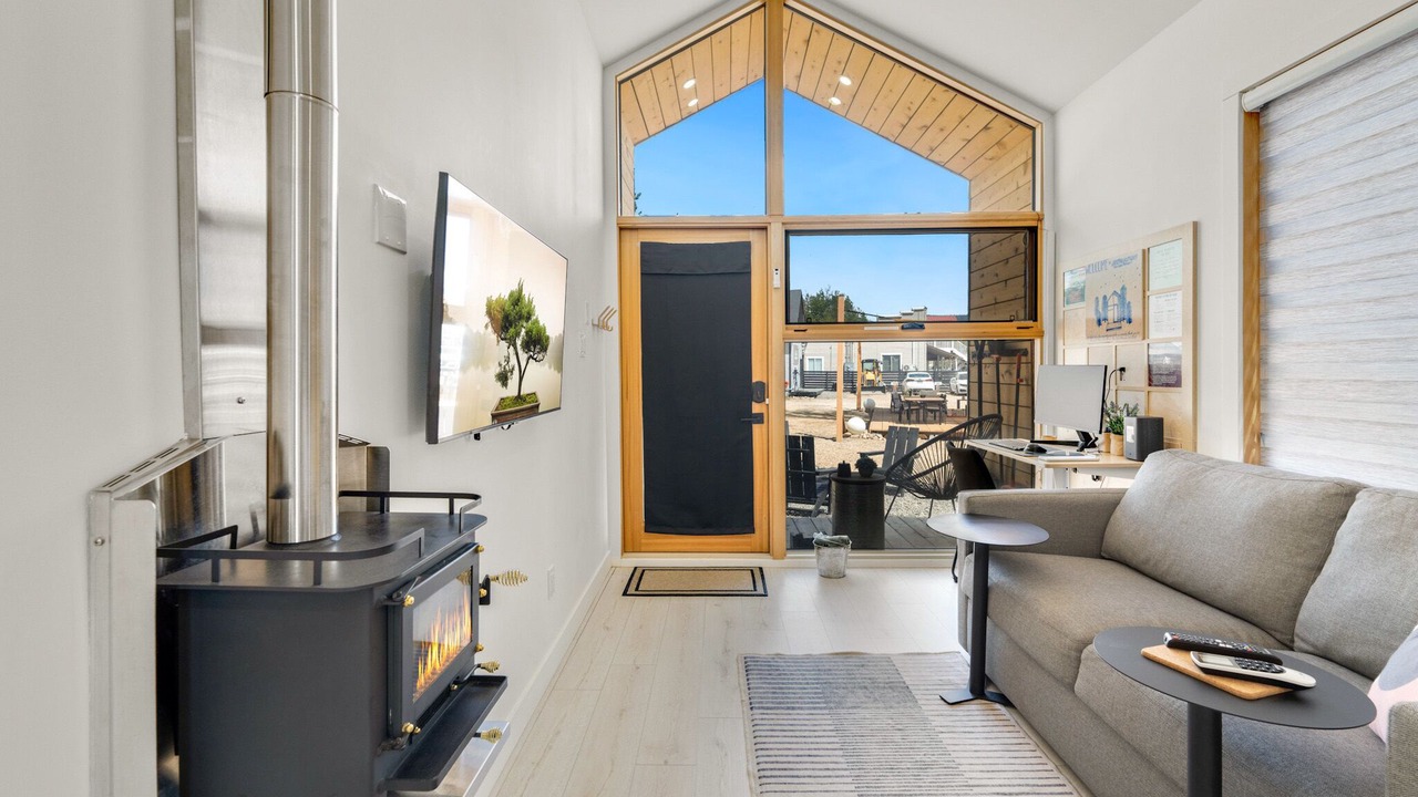 Photo of Livingroom in Idaho City