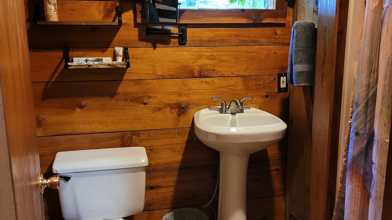 Photo of Bathroom in Jasper