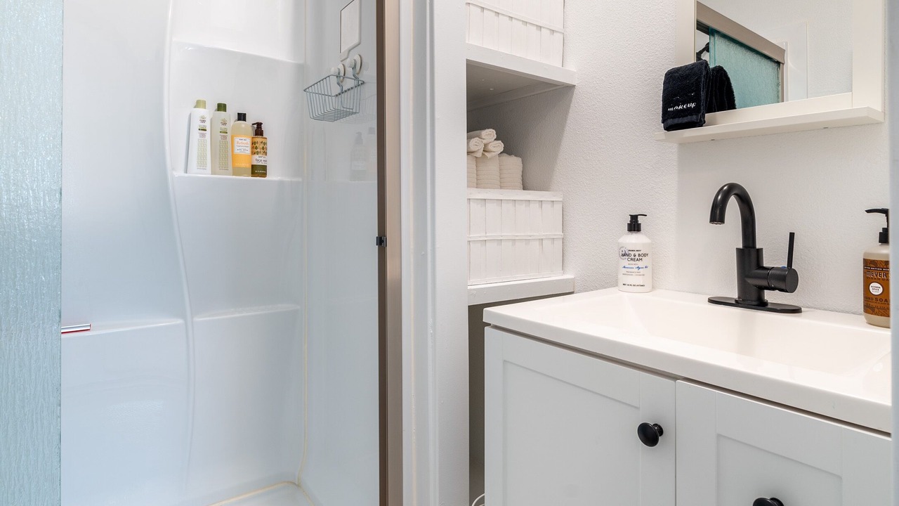 Photo of Bathroom in North Oak Park