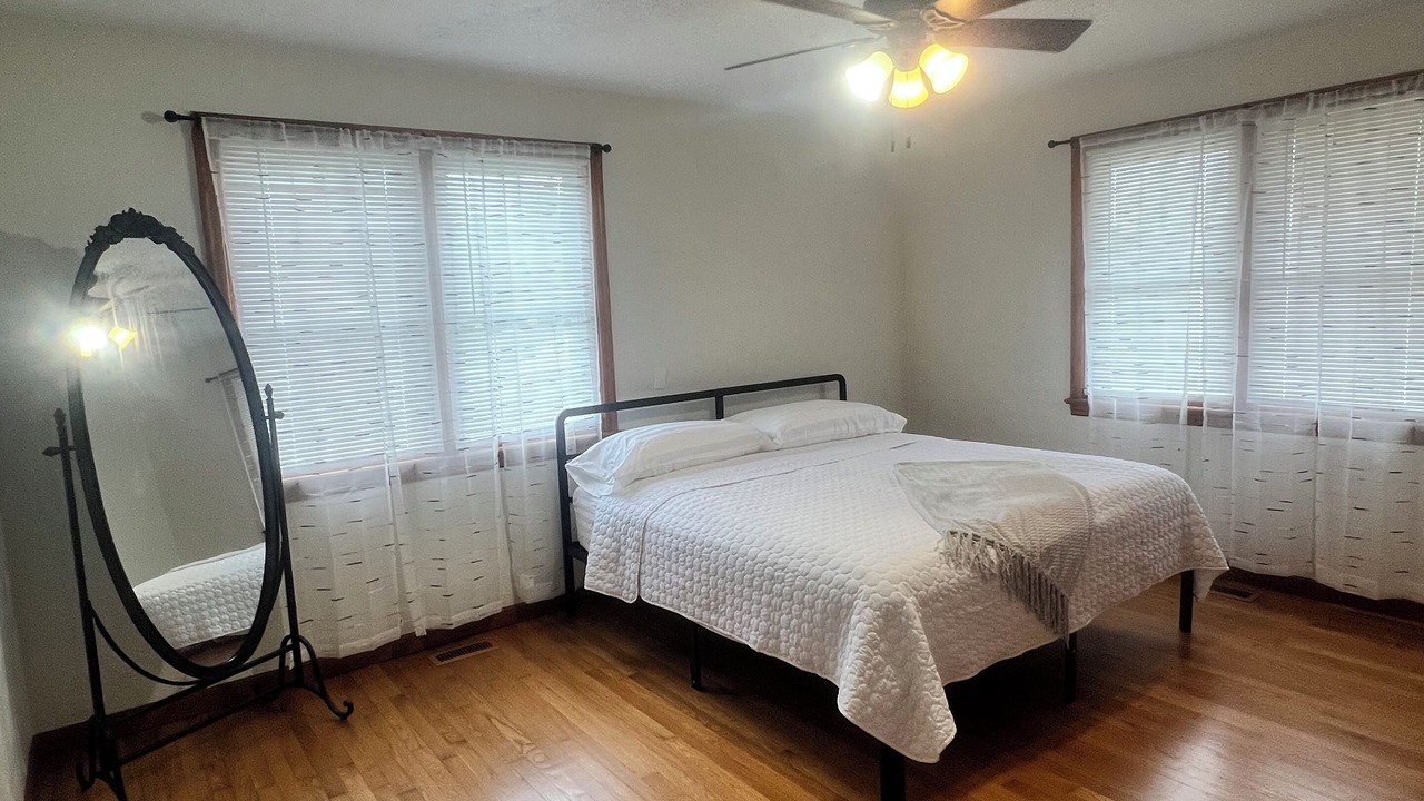 Photo of Bedroom in Eminence