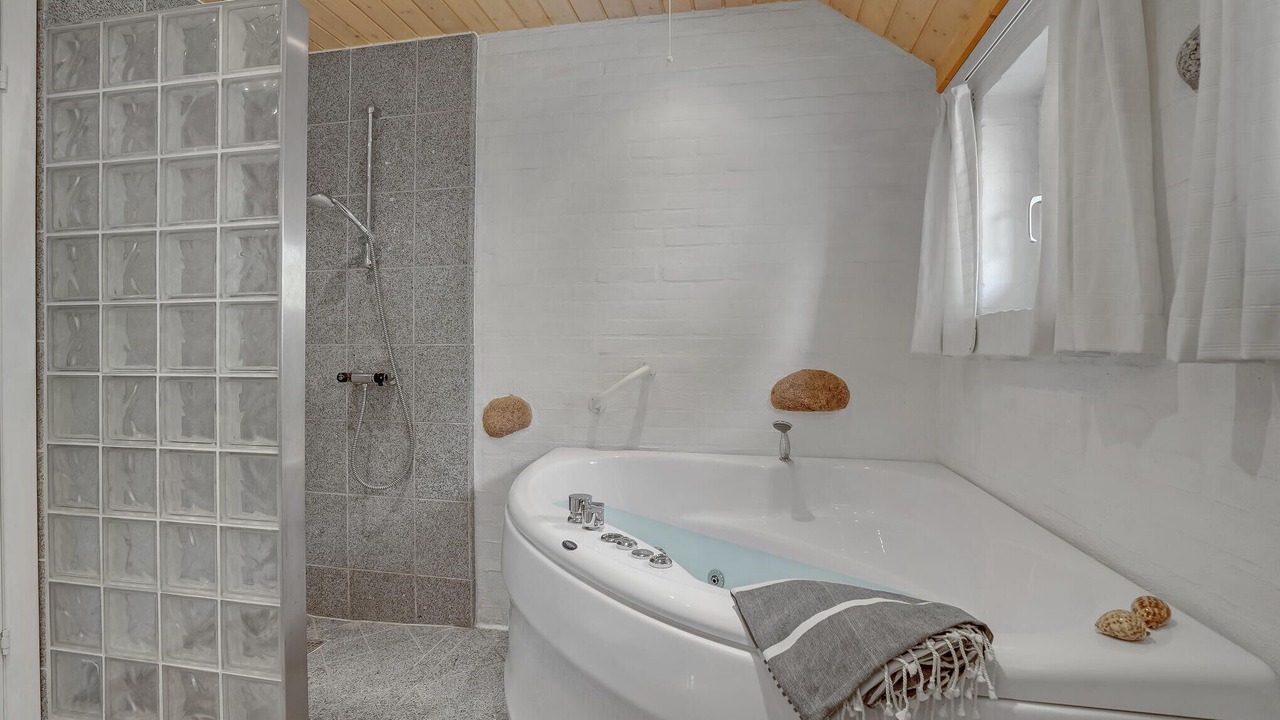 Photo of Bathroom in Skjern